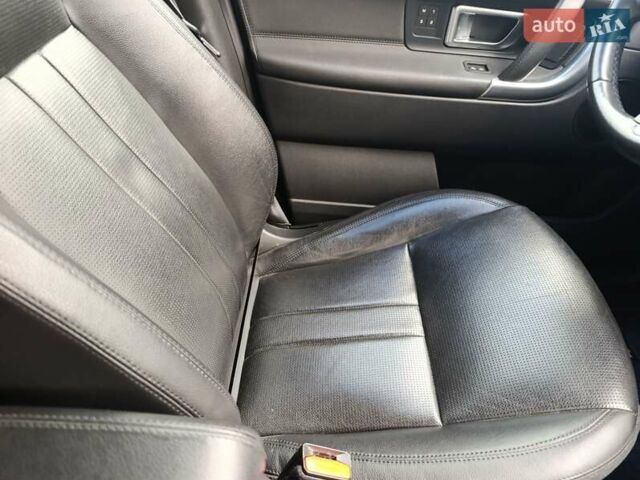 Серый Ленд Ровер Discovery Sport, объемом двигателя 2 л и пробегом 93 тыс. км за 22000 $, фото 25 на Automoto.ua