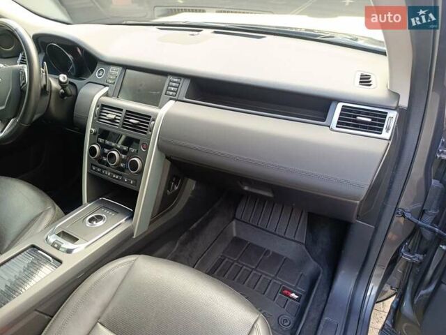 Серый Ленд Ровер Discovery Sport, объемом двигателя 2 л и пробегом 93 тыс. км за 22000 $, фото 13 на Automoto.ua