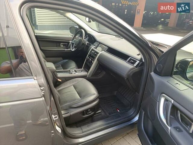Серый Ленд Ровер Discovery Sport, объемом двигателя 2 л и пробегом 93 тыс. км за 22000 $, фото 17 на Automoto.ua
