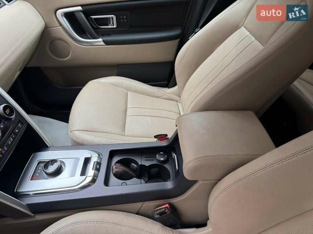 Серый Ленд Ровер Discovery Sport, объемом двигателя 2 л и пробегом 51 тыс. км за 22000 $, фото 62 на Automoto.ua