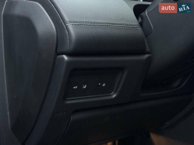 Серый Ленд Ровер Discovery Sport, объемом двигателя 2 л и пробегом 125 тыс. км за 19950 $, фото 36 на Automoto.ua