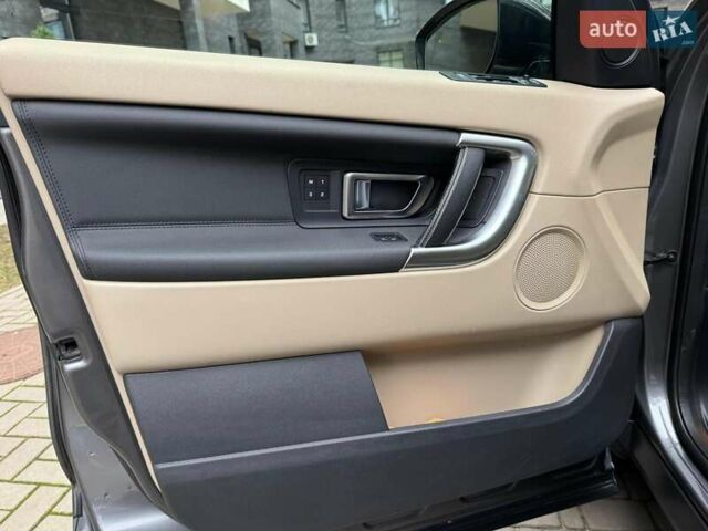Серый Ленд Ровер Discovery Sport, объемом двигателя 2 л и пробегом 51 тыс. км за 22000 $, фото 45 на Automoto.ua