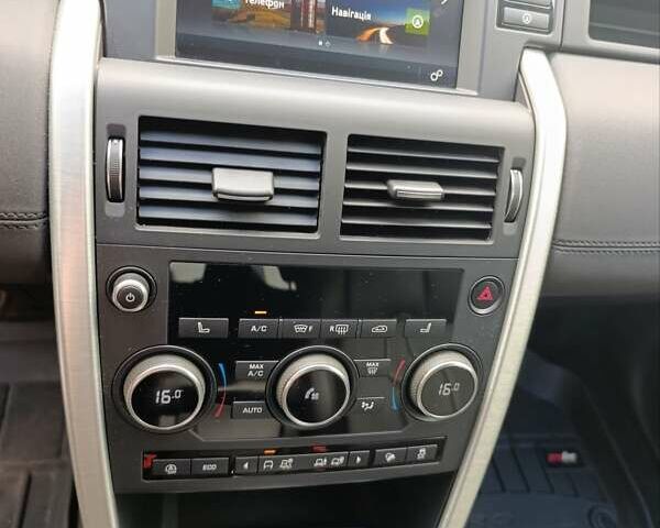 Серый Ленд Ровер Discovery Sport, объемом двигателя 2 л и пробегом 93 тыс. км за 22000 $, фото 30 на Automoto.ua