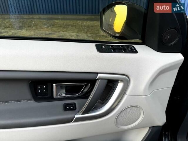 Серый Ленд Ровер Discovery Sport, объемом двигателя 2 л и пробегом 110 тыс. км за 24600 $, фото 12 на Automoto.ua