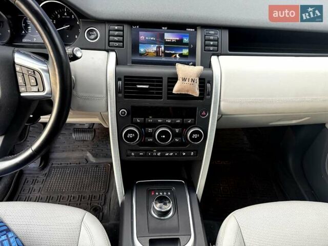 Серый Ленд Ровер Discovery Sport, объемом двигателя 2 л и пробегом 110 тыс. км за 24600 $, фото 6 на Automoto.ua