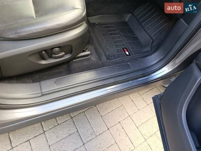 Серый Ленд Ровер Discovery Sport, объемом двигателя 2 л и пробегом 93 тыс. км за 22000 $, фото 18 на Automoto.ua