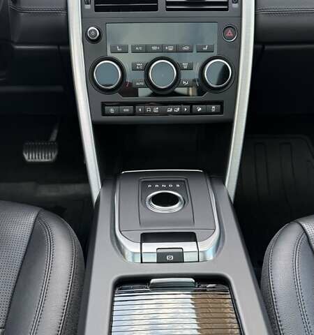 Серый Ленд Ровер Discovery Sport, объемом двигателя 2 л и пробегом 58 тыс. км за 23500 $, фото 25 на Automoto.ua