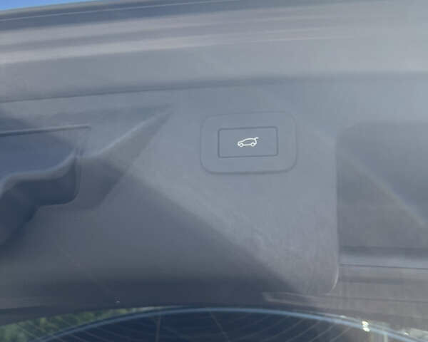 Серый Ленд Ровер Discovery Sport, объемом двигателя 2 л и пробегом 7 тыс. км за 55000 $, фото 56 на Automoto.ua