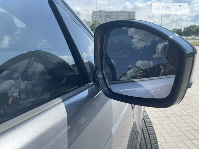 Серый Ленд Ровер Discovery Sport, объемом двигателя 2 л и пробегом 7 тыс. км за 55000 $, фото 11 на Automoto.ua