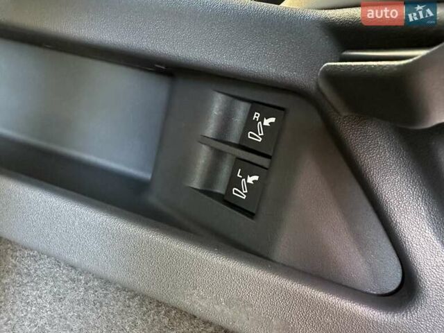 Синій Ленд Ровер Discovery Sport, об'ємом двигуна 2 л та пробігом 190 тис. км за 16800 $, фото 110 на Automoto.ua