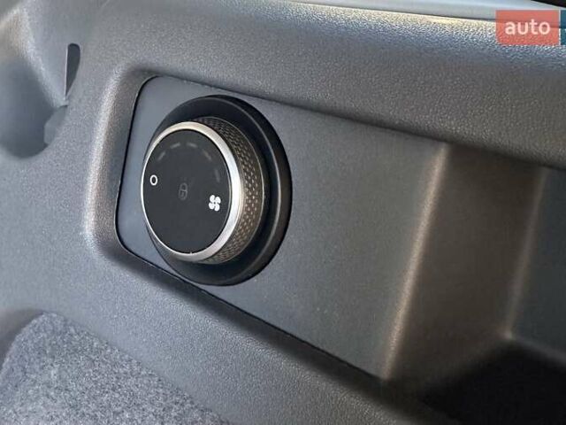 Синій Ленд Ровер Discovery Sport, об'ємом двигуна 2 л та пробігом 190 тис. км за 16800 $, фото 111 на Automoto.ua