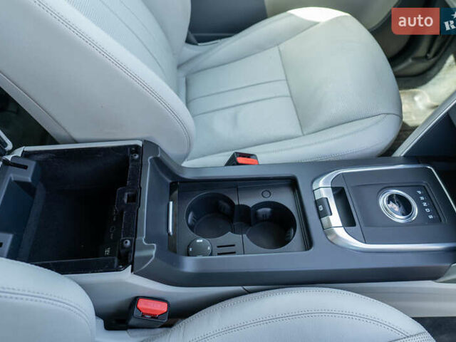 Синий Ленд Ровер Discovery Sport, объемом двигателя 2 л и пробегом 117 тыс. км за 22000 $, фото 10 на Automoto.ua