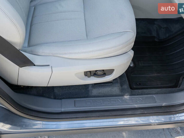 Синий Ленд Ровер Discovery Sport, объемом двигателя 2 л и пробегом 117 тыс. км за 22000 $, фото 16 на Automoto.ua