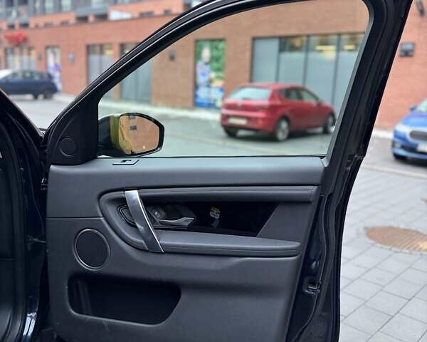 Синій Ленд Ровер Discovery Sport, об'ємом двигуна 2 л та пробігом 88 тис. км за 23839 $, фото 6 на Automoto.ua