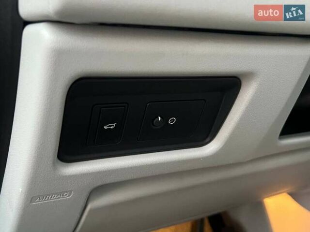 Синий Ленд Ровер Discovery Sport, объемом двигателя 2 л и пробегом 123 тыс. км за 20990 $, фото 22 на Automoto.ua