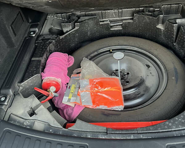 Синій Ленд Ровер Discovery Sport, об'ємом двигуна 2 л та пробігом 27 тис. км за 31500 $, фото 41 на Automoto.ua