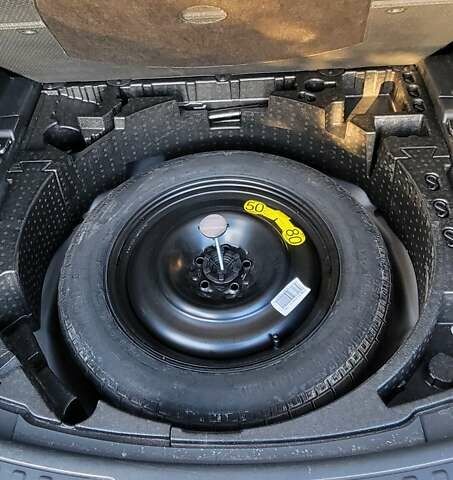 Синий Ленд Ровер Discovery Sport, объемом двигателя 2 л и пробегом 81 тыс. км за 27000 $, фото 9 на Automoto.ua