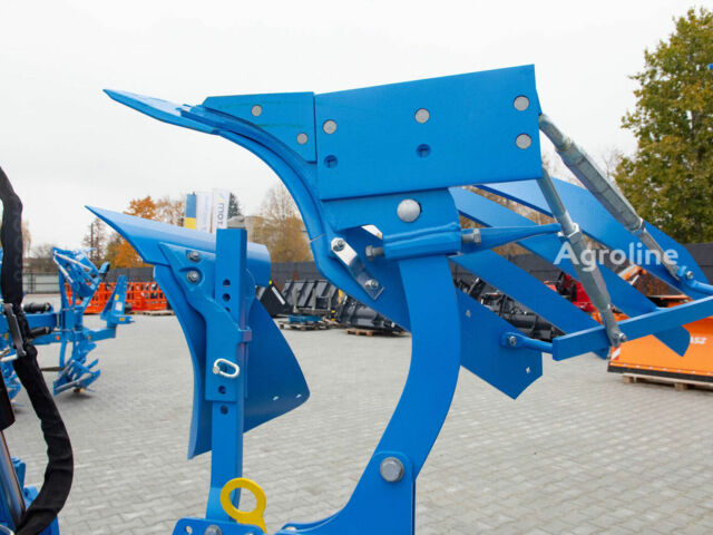 Синий Лемкен Джувел, объемом двигателя 0 л и пробегом 0 тыс. км за 38235 $, фото 6 на Automoto.ua