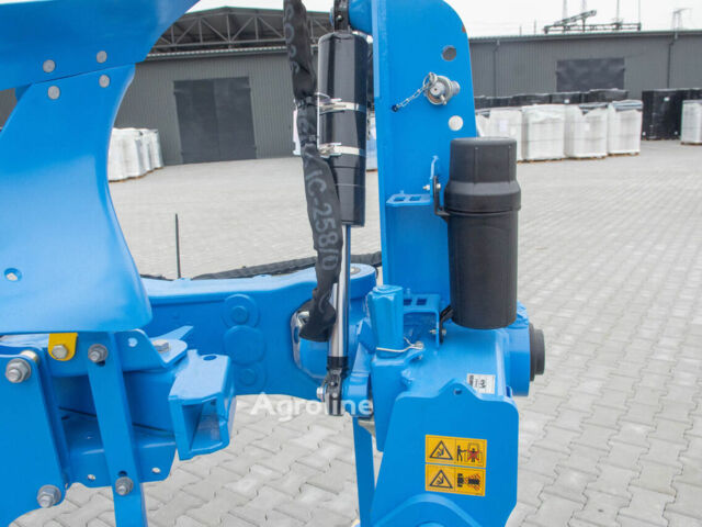 Синий Лемкен Джувел, объемом двигателя 0 л и пробегом 0 тыс. км за 38235 $, фото 3 на Automoto.ua