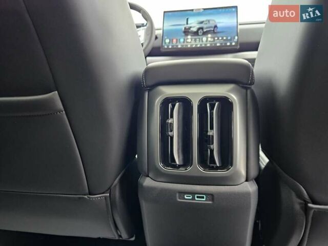 Леопард 3 2025 у Києві на Automoto.ua Зелений Леопард 3, об'ємом двигуна 0 л та пробігом 1 тис. км за 28250 $, фото 49 на Automoto.ua