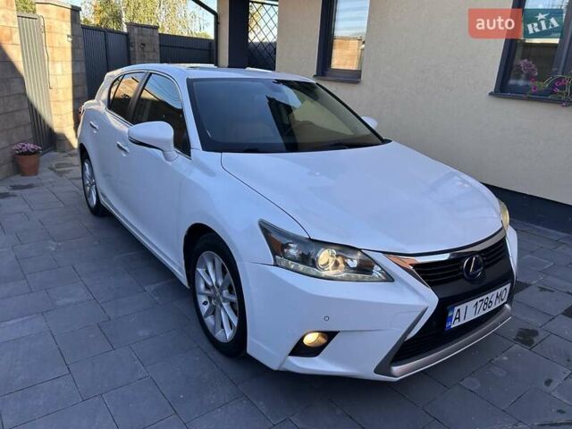 Белый Лексус СТ, объемом двигателя 1.8 л и пробегом 159 тыс. км за 12500 $, фото 2 на Automoto.ua