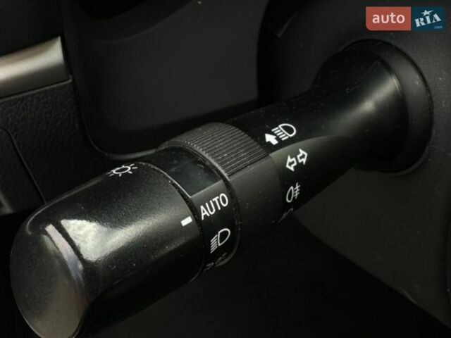 Білий Лексус СТ, об'ємом двигуна 1.8 л та пробігом 218 тис. км за 10500 $, фото 8 на Automoto.ua