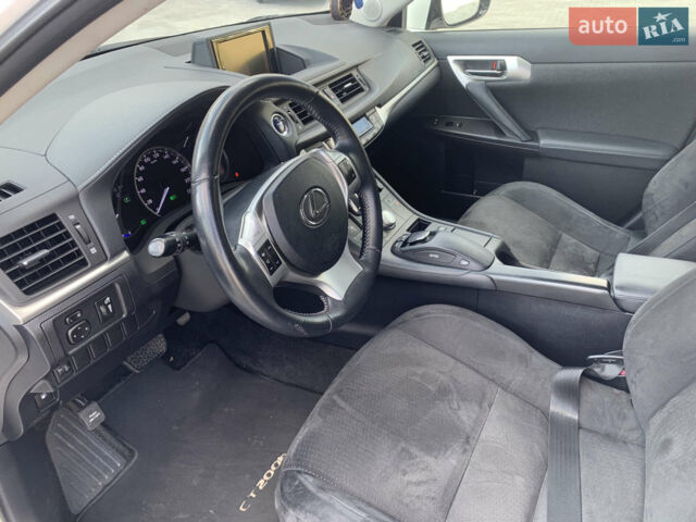 Білий Лексус СТ, об'ємом двигуна 1.8 л та пробігом 111 тис. км за 13800 $, фото 11 на Automoto.ua