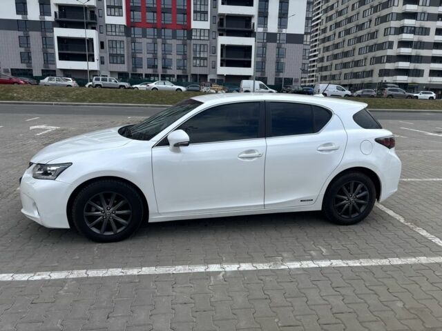 Білий Лексус СТ, об'ємом двигуна 1.8 л та пробігом 170 тис. км за 13500 $, фото 2 на Automoto.ua