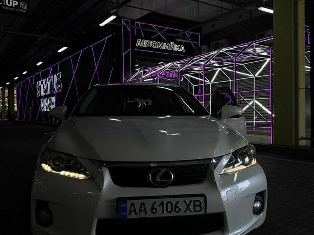 Белый Лексус СТ, объемом двигателя 1.8 л и пробегом 255 тыс. км за 13200 $, фото 1 на Automoto.ua