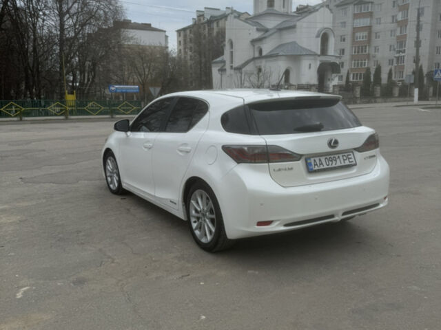 Білий Лексус СТ, об'ємом двигуна 1.8 л та пробігом 156 тис. км за 11500 $, фото 5 на Automoto.ua