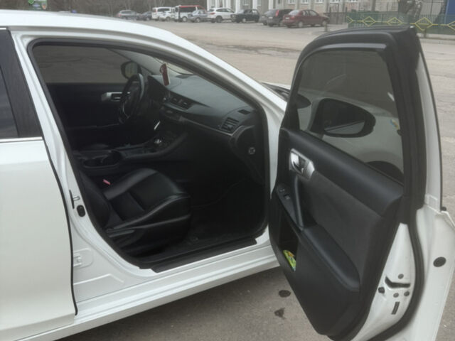 Білий Лексус СТ, об'ємом двигуна 1.8 л та пробігом 156 тис. км за 11500 $, фото 10 на Automoto.ua