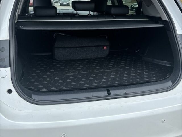 Білий Лексус СТ, об'ємом двигуна 1.8 л та пробігом 170 тис. км за 13500 $, фото 7 на Automoto.ua