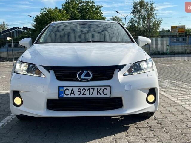 Белый Лексус СТ, объемом двигателя 1.8 л и пробегом 210 тыс. км за 12500 $, фото 10 на Automoto.ua