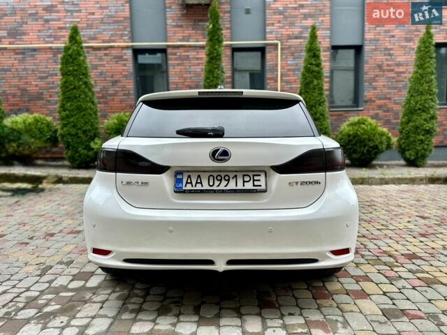 Білий Лексус СТ, об'ємом двигуна 1.8 л та пробігом 171 тис. км за 10500 $, фото 16 на Automoto.ua