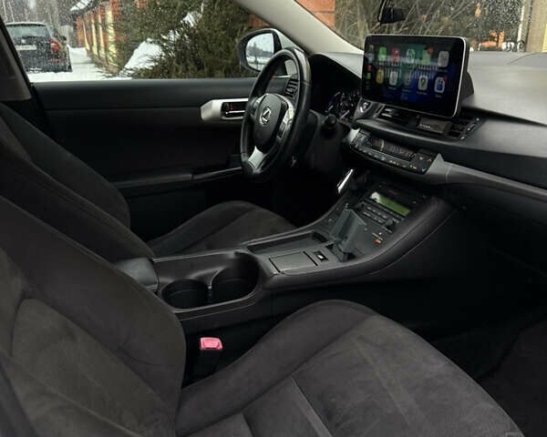 Білий Лексус СТ, об'ємом двигуна 1.8 л та пробігом 205 тис. км за 12500 $, фото 22 на Automoto.ua