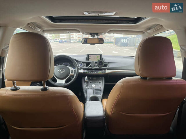 Белый Лексус СТ, объемом двигателя 1.8 л и пробегом 184 тыс. км за 11000 $, фото 8 на Automoto.ua