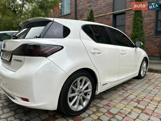 Білий Лексус СТ, об'ємом двигуна 1.8 л та пробігом 171 тис. км за 10500 $, фото 17 на Automoto.ua
