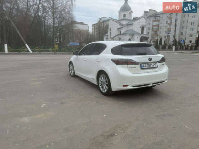 Белый Лексус СТ, объемом двигателя 1.8 л и пробегом 156 тыс. км за 11500 $, фото 4 на Automoto.ua
