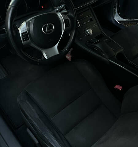 Лексус СТ 2011 в Киеве на Automoto.ua Белый Лексус СТ, объемом двигателя 1.8 л и пробегом 218 тыс. км за 10500 $, фото 14 на Automoto.ua