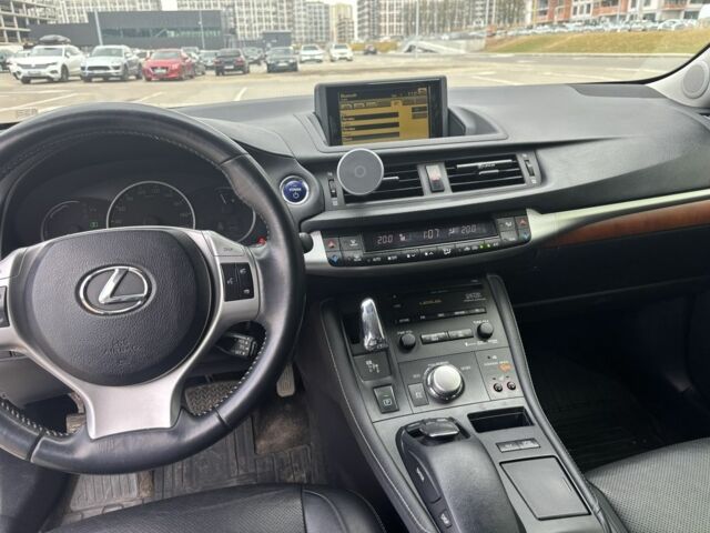 Білий Лексус СТ, об'ємом двигуна 1.8 л та пробігом 170 тис. км за 13500 $, фото 3 на Automoto.ua