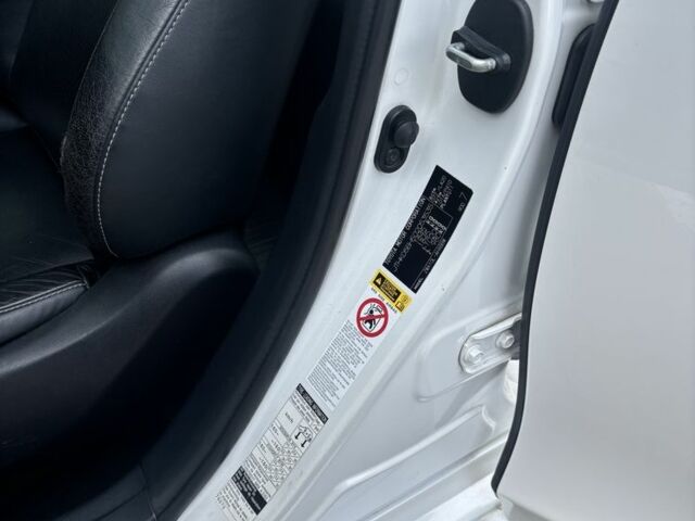 Білий Лексус СТ, об'ємом двигуна 1.8 л та пробігом 170 тис. км за 13500 $, фото 6 на Automoto.ua