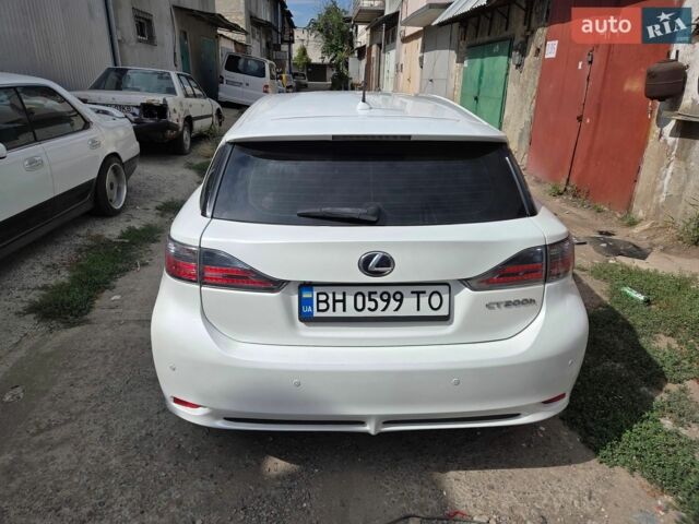 Білий Лексус СТ, об'ємом двигуна 1.8 л та пробігом 200 тис. км за 12500 $, фото 5 на Automoto.ua