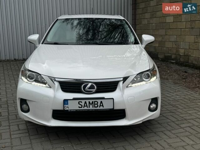 Білий Лексус СТ, об'ємом двигуна 1.8 л та пробігом 288 тис. км за 11500 $, фото 1 на Automoto.ua