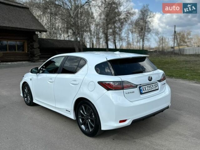 Белый Лексус СТ, объемом двигателя 1.8 л и пробегом 192 тыс. км за 14500 $, фото 6 на Automoto.ua