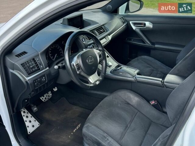 Белый Лексус СТ, объемом двигателя 1.8 л и пробегом 192 тыс. км за 14500 $, фото 8 на Automoto.ua