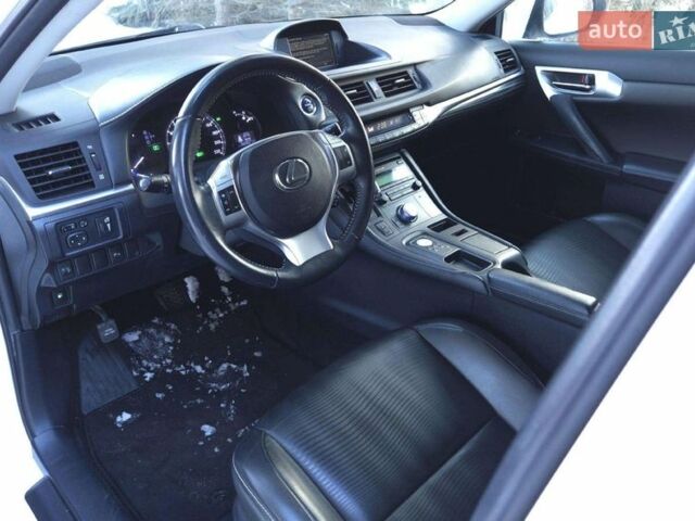 Білий Лексус СТ, об'ємом двигуна 1.8 л та пробігом 88 тис. км за 14500 $, фото 3 на Automoto.ua