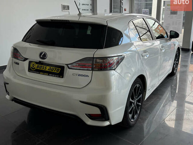 Білий Лексус СТ, об'ємом двигуна 1.8 л та пробігом 146 тис. км за 12600 $, фото 6 на Automoto.ua