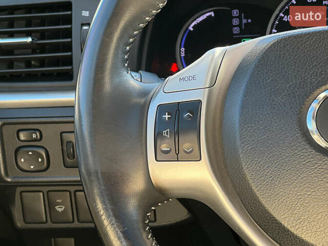 Білий Лексус СТ, об'ємом двигуна 1.8 л та пробігом 130 тис. км за 14400 $, фото 10 на Automoto.ua