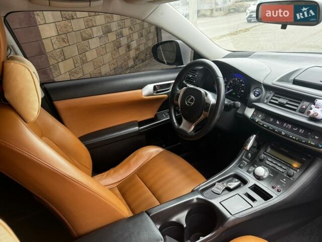 Білий Лексус СТ, об'ємом двигуна 1.8 л та пробігом 288 тис. км за 11500 $, фото 20 на Automoto.ua