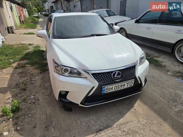 Білий Лексус СТ, об'ємом двигуна 1.8 л та пробігом 200 тис. км за 12500 $, фото 1 на Automoto.ua